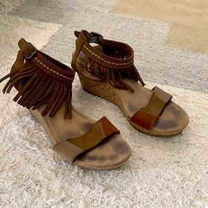 Size 9 Minnetonka Wedges